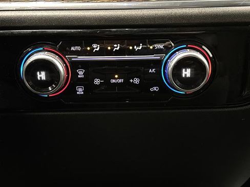 Used 2024 GMC Sierra 2500 SLE image 18