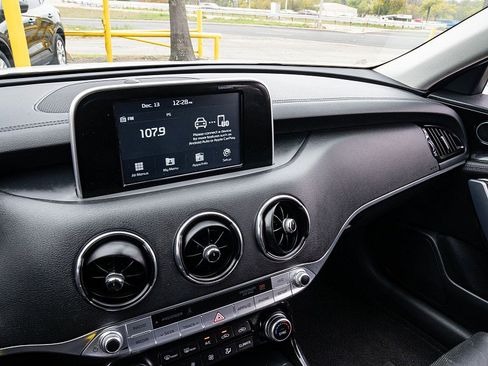 Used 2019 Kia Stinger image 28