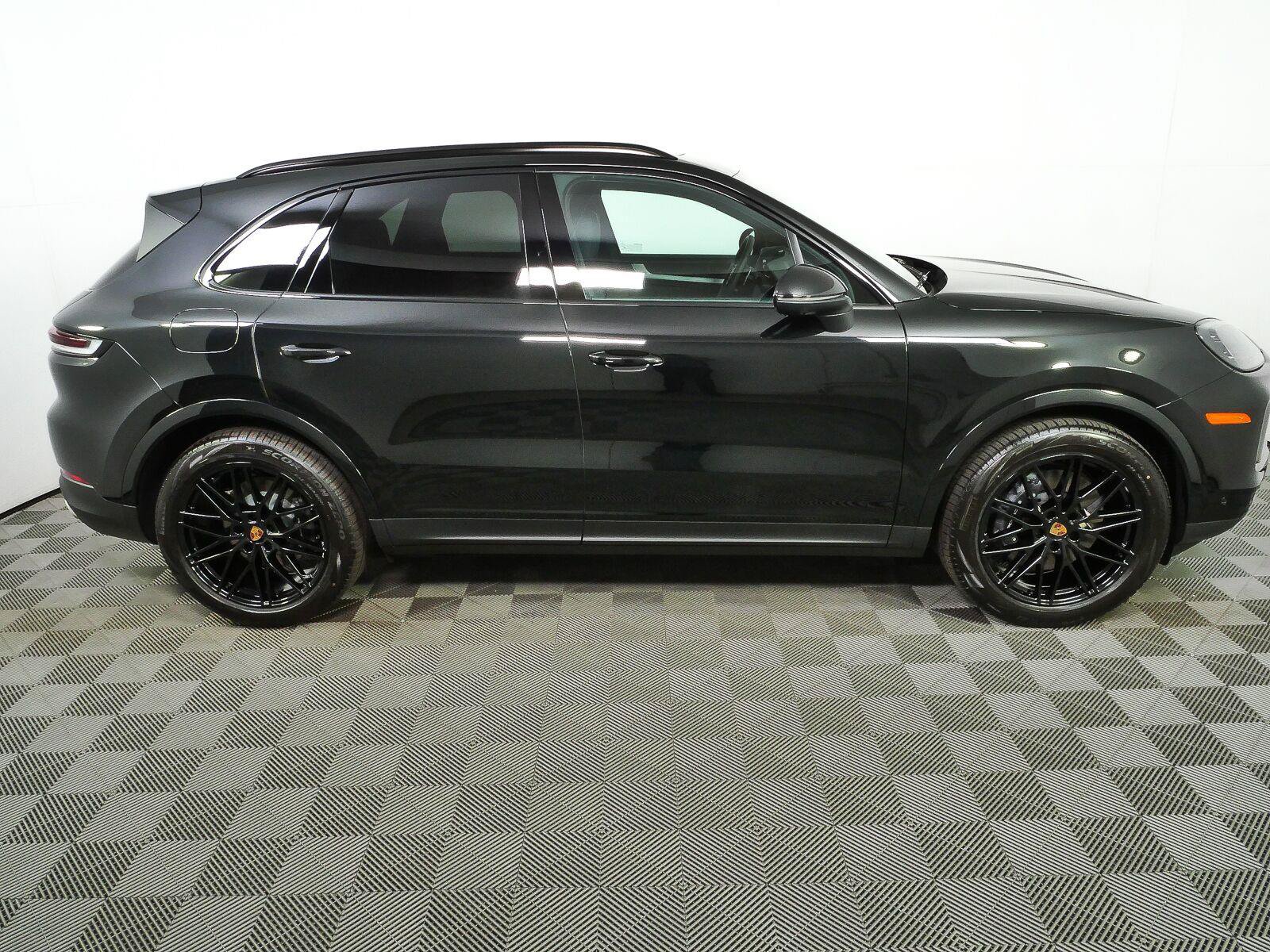 New 2026 Porsche Cayenne AWD/4WD image 25