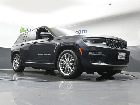 Used 2022 Jeep Grand Cherokee Summit w/ Advanced Protech Group IV image 32