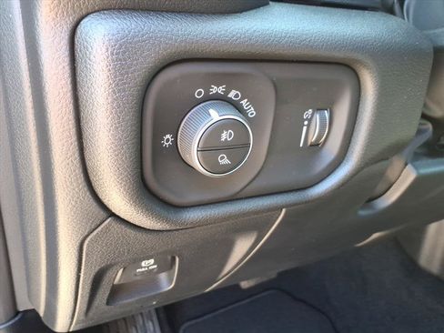 New 2026 RAM 1500 Express AWD/4WD image 21