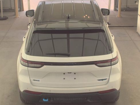 Used 2022 Jeep Grand Cherokee Trailhawk image 5