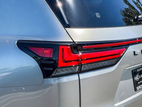 New 2026 Lexus LX 700h Luxury AWD/4WD image 8