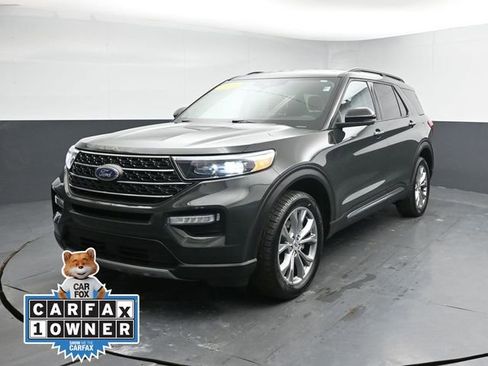 Used 2023 Ford Explorer XLT w/ Equipment Group 202A image 6