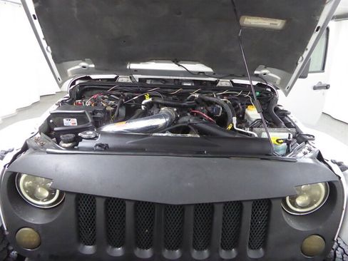 Used 2011 Jeep Wrangler Unlimited Sahara w/ Dual Top Group image 33