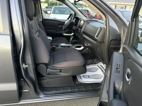 Used 2022 Nissan Frontier SV RWD image 14