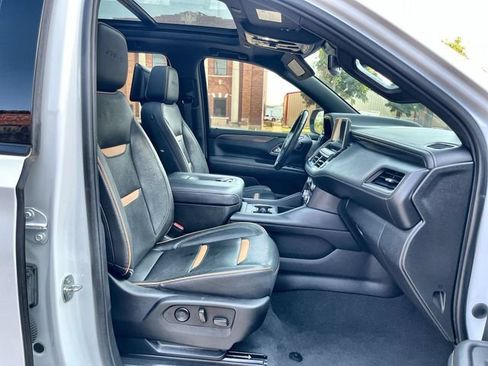 Used 2023 GMC Yukon AT4 w/ Technology Package AWD/4WD image 13