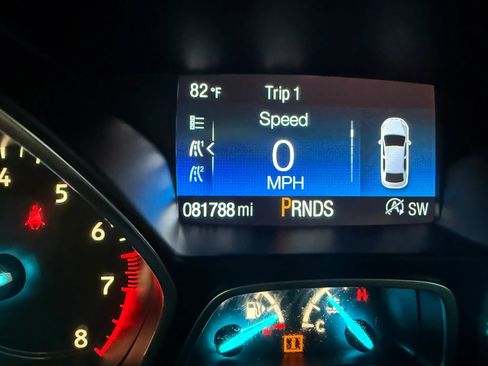 Used 2018 Ford Escape SE image 16