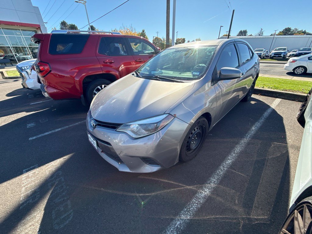 Used 2015 Toyota Corolla LE FWD image 1