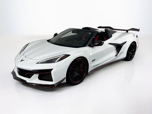 Used 2025 Chevrolet Corvette Z06 w/ Z07 Performance Package RWD image 71