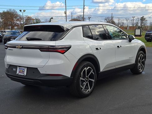New 2026 Chevrolet Equinox EV LT image 12