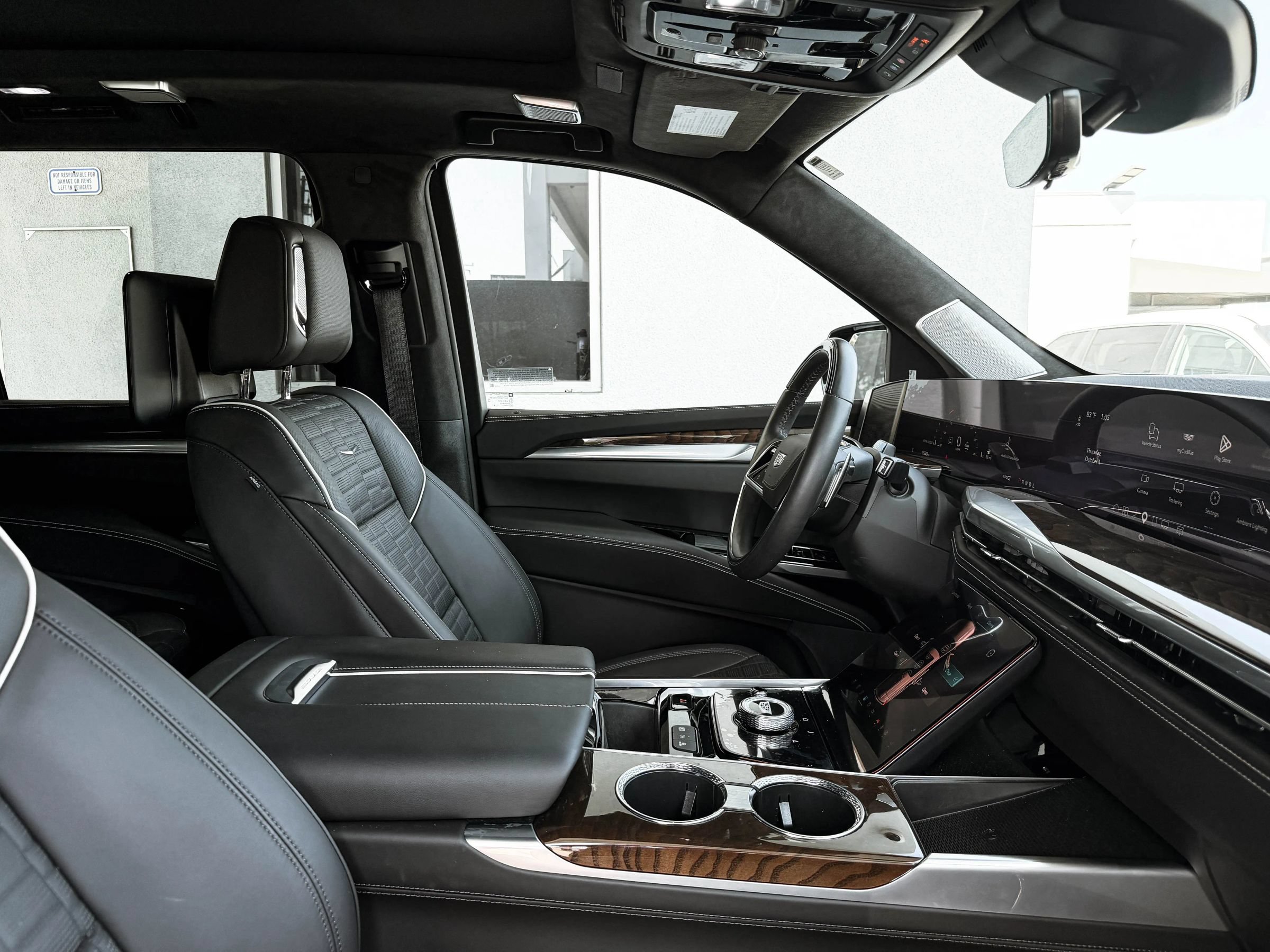 Used 2025 Cadillac Escalade ESV Sport Platinum AWD/4WD image 31