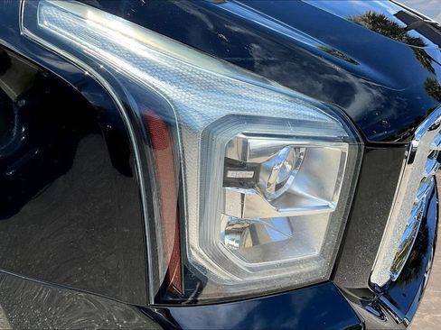 Used 2019 GMC Yukon XL Denali RWD image 31