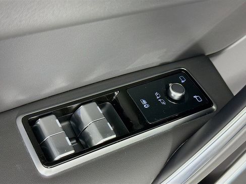 Used 2024 Jaguar F-PACE SVR AWD/4WD image 18