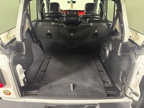 Used 2019 Jeep Wrangler Unlimited Rubicon AWD/4WD image 24