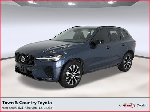 Used 2024 Volvo XC60 B5 Core AWD/4WD image 1