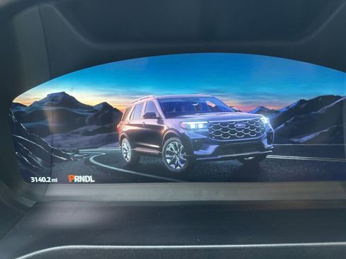 New 2025 Ford Explorer Active w/ Active Comfort Package image 9