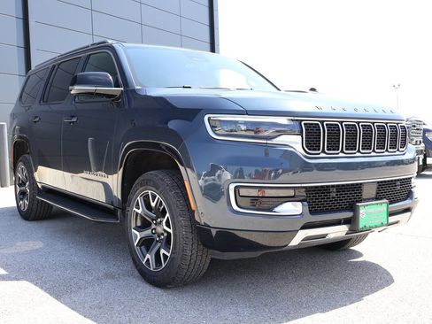 Used 2024 Jeep Wagoneer Series III AWD/4WD image 6