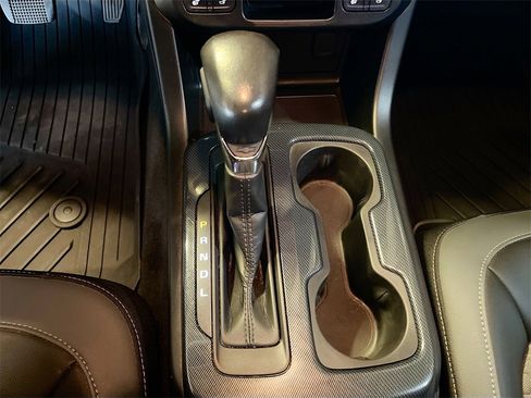 Used 2022 Chevrolet Colorado Z71 image 17