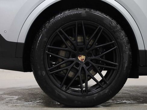 New 2026 Porsche Cayenne Coupe AWD/4WD image 40