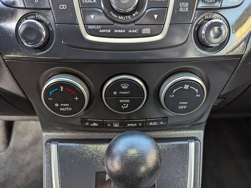 Used 2014 MAZDA MAZDA5 Sport image 23