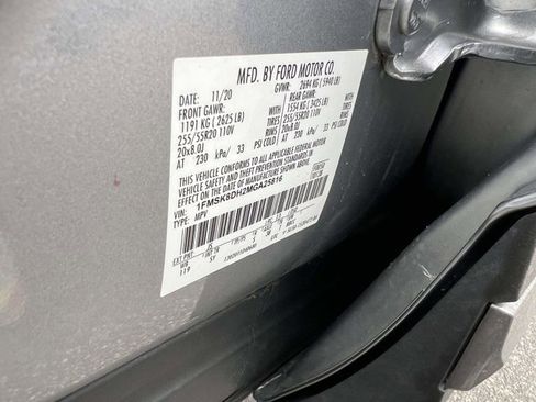 Used 2021 Ford Explorer XLT w/ Equipment Group 202A image 18