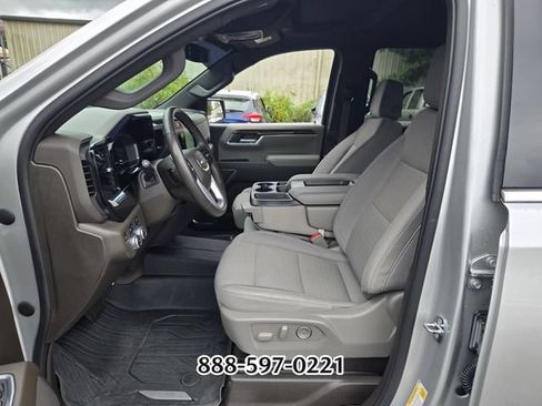 Used 2022 GMC Sierra 1500 SLE w/ X31 Off-Road Package AWD/4WD image 12