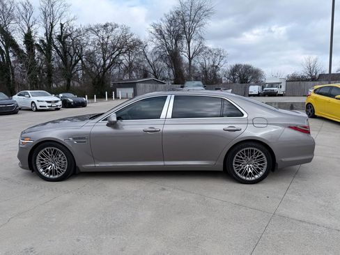 Used 2021 Genesis G90 5.0 Ultimate image 3