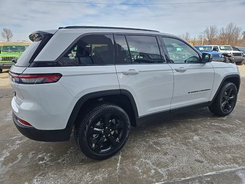 New 2026 Jeep Grand Cherokee Limited w/ Limited Altitude Package AWD/4WD image 12