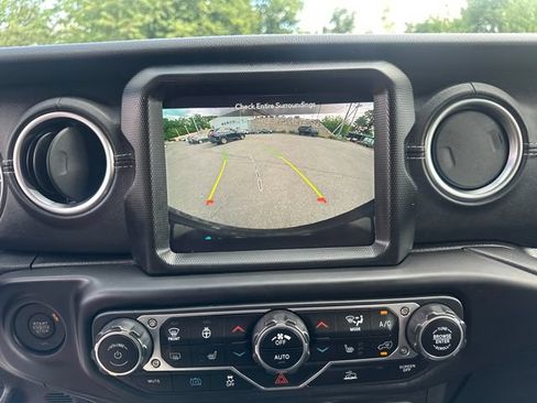 Used 2023 Jeep Wrangler Unlimited Sahara w/ Cold Weather Group AWD/4WD image 36