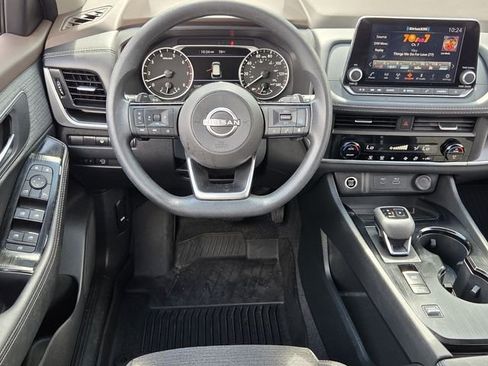 Used 2023 Nissan Rogue SV FWD image 11