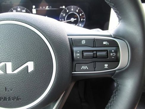Used 2025 Kia Sportage SX FWD image 24