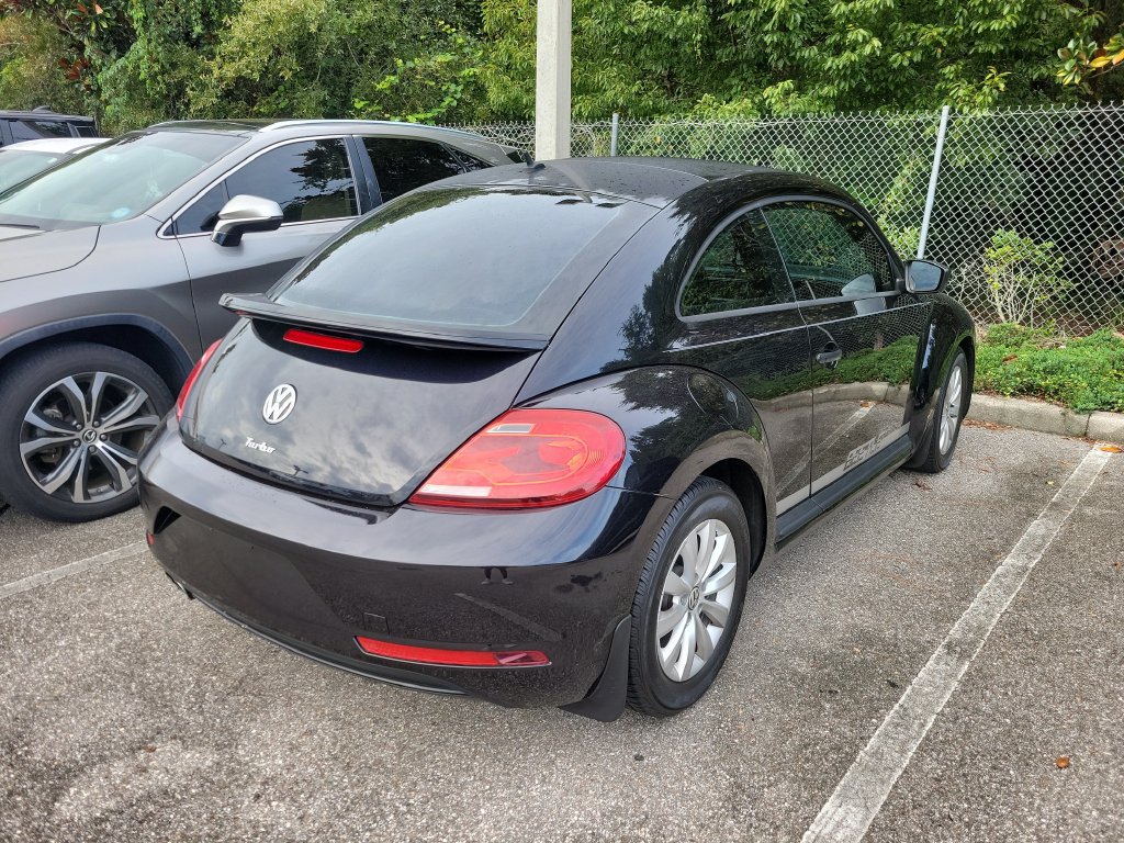 Used 2017 Volkswagen Beetle 1.8T S FWD image 3