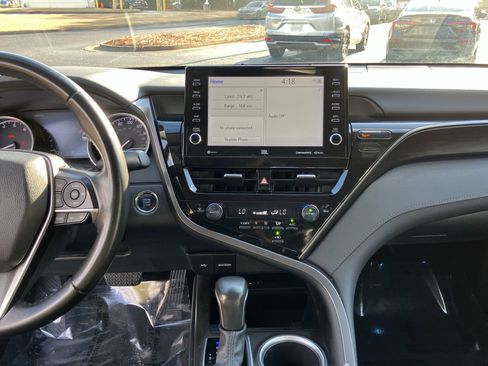 Used 2023 Toyota Camry XLE image 25