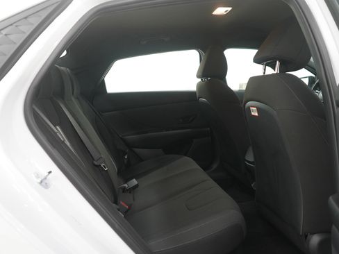 Certified 2025 Hyundai Elantra SEL w/ Cargo Package image 11