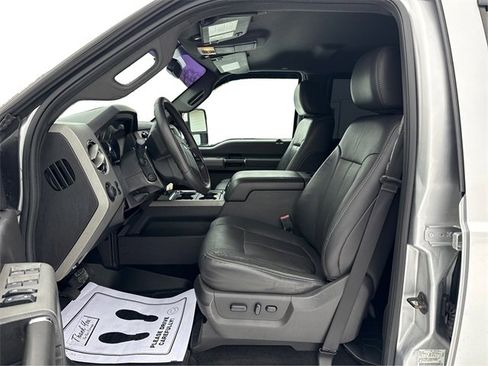 Used 2011 Ford F250 Lariat w/ Lariat Interior Pkg image 10