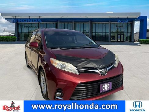 Used 2020 Toyota Sienna LE FWD image 1