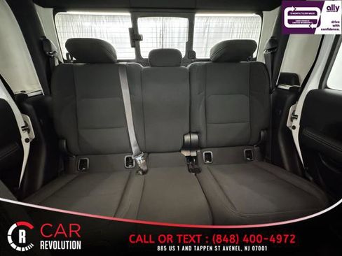 Used 2021 Jeep Gladiator Overland AWD/4WD image 13