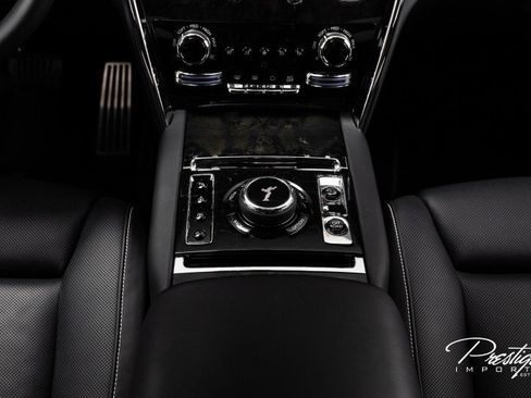 Used 2025 Rolls-Royce Cullinan image 36