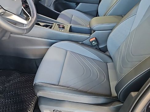 New 2026 Volkswagen Tiguan SE image 28