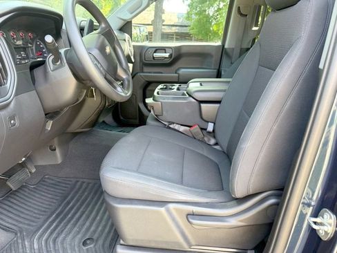 Used 2020 Chevrolet Silverado 1500 Custom w/ Custom Value Package RWD image 17