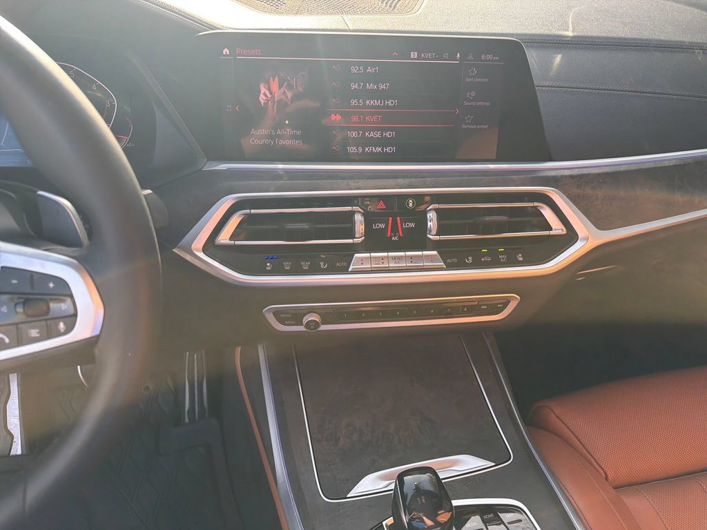 Used 2020 BMW X7 xDrive40i w/ M Sport Package AWD/4WD image 24