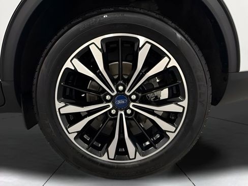 Used 2022 Ford Escape SEL w/ SEL Stealth AWD Package image 32