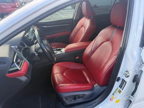 Used 2018 Toyota Camry XSE w/ Driver Assist Package FWD image 9