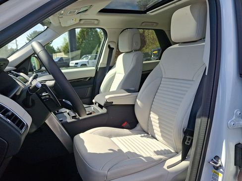 Certified 2026 Land Rover Discovery S AWD/4WD image 16