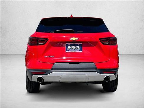 Used 2023 Chevrolet Blazer LT FWD image 4