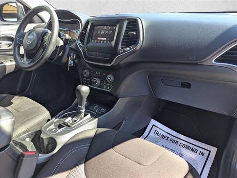 Used 2019 Jeep Cherokee Latitude w/ Popular Appearance Group AWD/4WD image 21