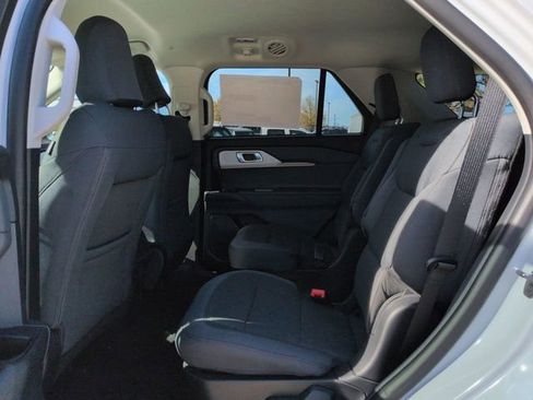 New 2026 Ford Explorer Active image 14