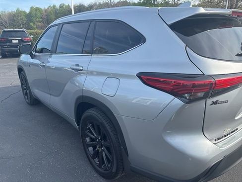Used 2023 Toyota Highlander XLE image 7