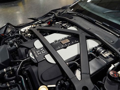 Used 2021 Aston Martin DBS Superleggera Volante image 37